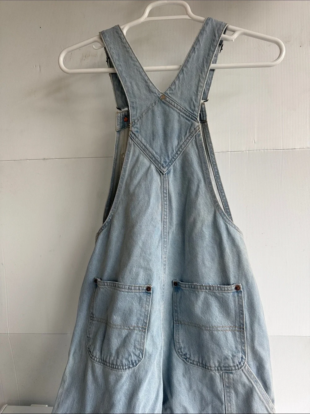 NEW OLD NAVY BIB OVERALLS SIZE 6 TALL LIGHT WASH BLUE - Picture 7 of 8